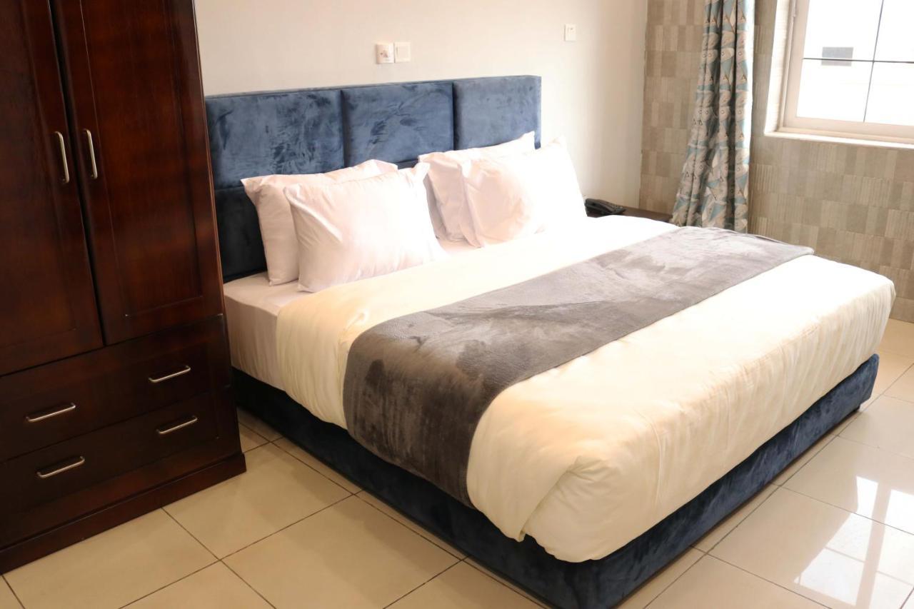 Golden Crystal Experience Hotel Accra Exteriör bild